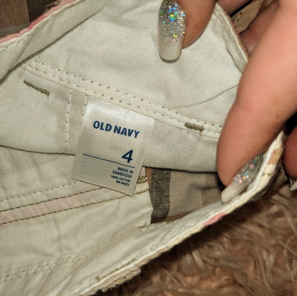 Women's Size 4 Old Navy 3.5in Striped Shorts - Picture 3 of 6